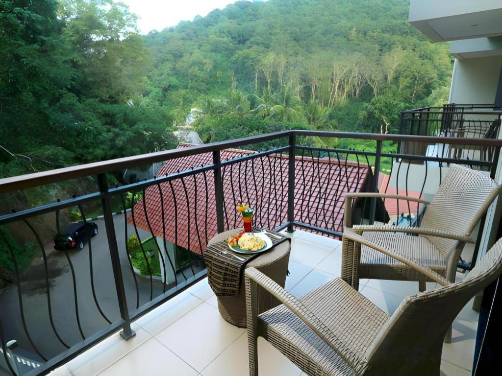 Laprima Hotel Лабуан-Баджо Екстер'єр фото