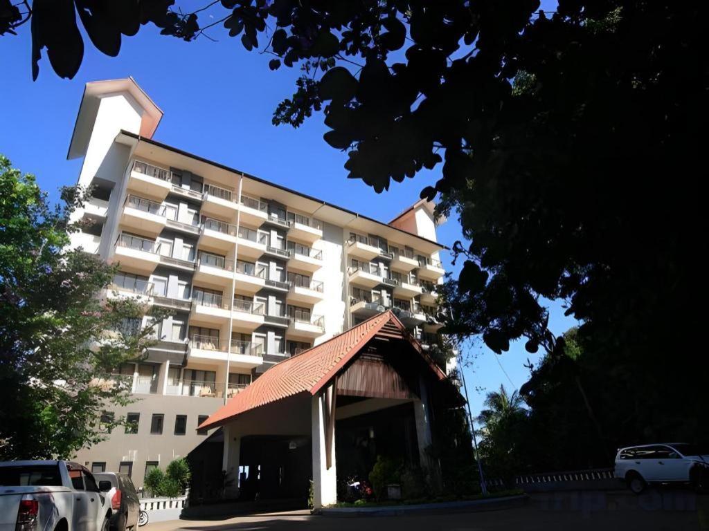 Laprima Hotel Лабуан-Баджо Екстер'єр фото