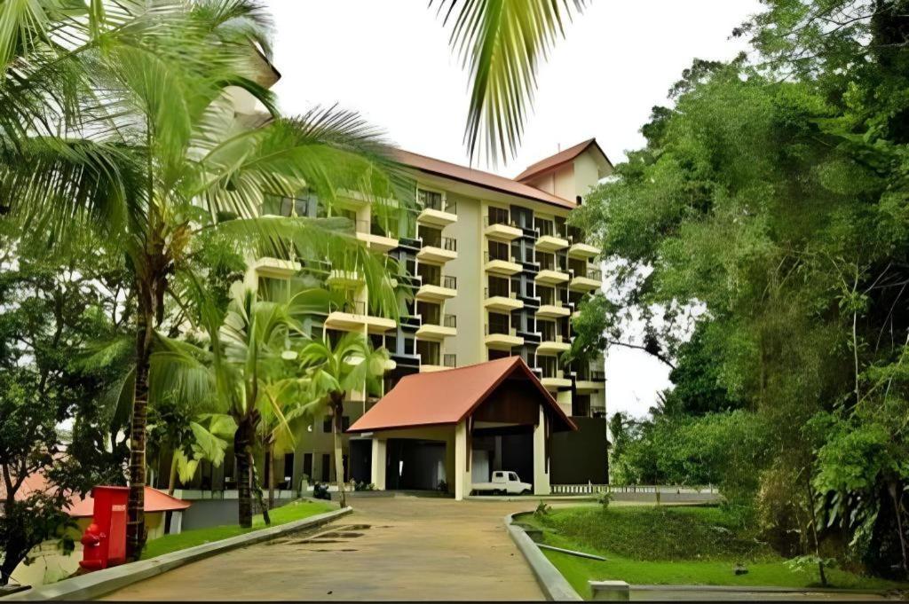 Laprima Hotel Лабуан-Баджо Екстер'єр фото